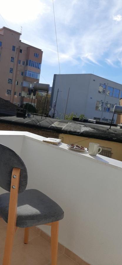 Comfy Apartment- Sunny Balcony Tirana Exterior foto